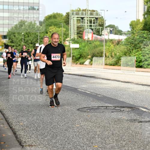 06.09.2026 - CURREX Alsterlauf Dr. Thomas Lammeyer http://msf.ph/oto/10137799 06.09.2026 10:03:44 Laufen 2155, 4473 meine-sportfotos.de
