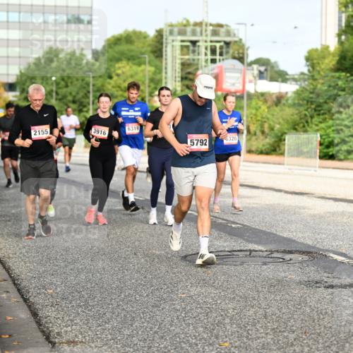 06.09.2026 - CURREX Alsterlauf Dr. Thomas Lammeyer http://msf.ph/oto/10137837 06.09.2026 10:03:49 Laufen 2155, 3916, 6319, 6320, 5792 meine-sportfotos.de