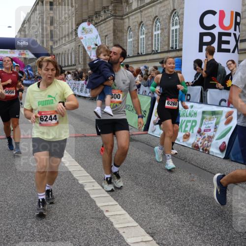 06.09.2026 - CURREX Alsterlauf Strokosch-Dieckow http://msf.ph/oto/10137845 06.09.2026 09:59:49 Ziel 2269, 2660, 2676, 3119, 3120, 3414, 4042, 4209, 4323, 4324, 4498, 4889, 4916, 5055, 5056, 5154, 5229, 5497, 5800, 6017, 6148, 6244, 6268, 8082 meine-sportfotos.de