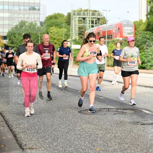 06.09.2026 - CURREX Alsterlauf Dr. Thomas Lammeyer http://msf.ph/oto/10137888 06.09.2026 10:03:55 Laufen 4233, 223, 3419, 4299, 3092 meine-sportfotos.de