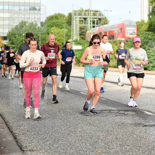 06.09.2026 - CURREX Alsterlauf Dr. Thomas Lammeyer http://msf.ph/oto/10137890 06.09.2026 10:03:55 Laufen 4233, 6223, 4399, 6661, 3419, 3092 meine-sportfotos.de