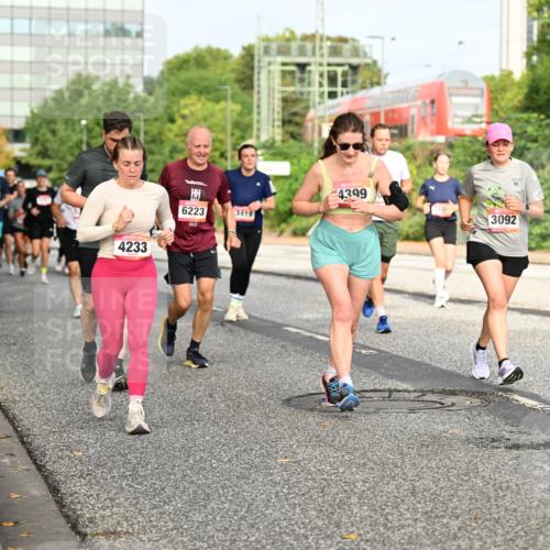 06.09.2026 - CURREX Alsterlauf Dr. Thomas Lammeyer http://msf.ph/oto/10137891 06.09.2026 10:03:55 Laufen 4233, 6223, 3419, 4399, 3092 meine-sportfotos.de