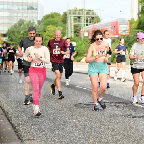 06.09.2026 - CURREX Alsterlauf Dr. Thomas Lammeyer http://msf.ph/oto/10137895 06.09.2026 10:03:56 Laufen 4233, 6223, 3419, 4299, 3092 meine-sportfotos.de