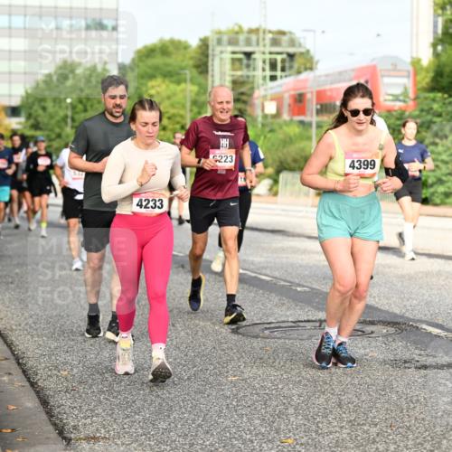 06.09.2026 - CURREX Alsterlauf Dr. Thomas Lammeyer http://msf.ph/oto/10137900 06.09.2026 10:03:56 Laufen 4233, 223, 4399, 3092 meine-sportfotos.de