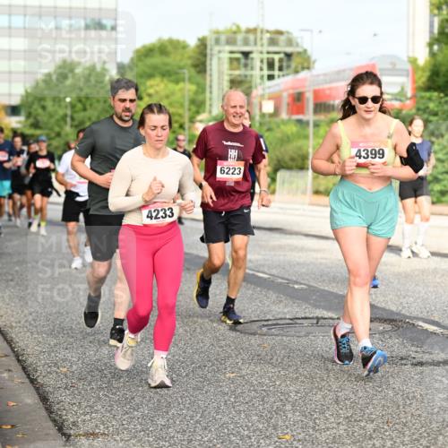 06.09.2026 - CURREX Alsterlauf Dr. Thomas Lammeyer http://msf.ph/oto/10137901 06.09.2026 10:03:56 Laufen 4233, 6223, 4399, 3092 meine-sportfotos.de