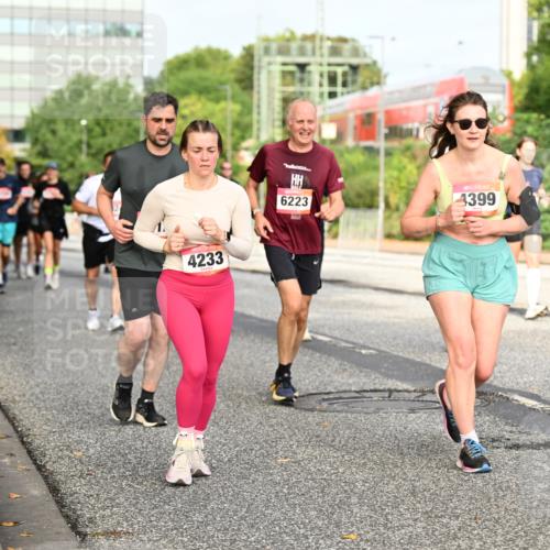 06.09.2026 - CURREX Alsterlauf Dr. Thomas Lammeyer http://msf.ph/oto/10137902 06.09.2026 10:03:56 Laufen 4233, 6223, 4399, 10, 3092 meine-sportfotos.de