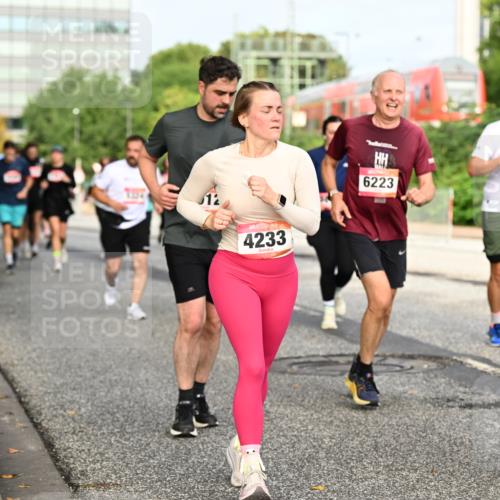 06.09.2026 - CURREX Alsterlauf Dr. Thomas Lammeyer http://msf.ph/oto/10137912 06.09.2026 10:03:57 Laufen 12, 4233, 6223, 399 meine-sportfotos.de