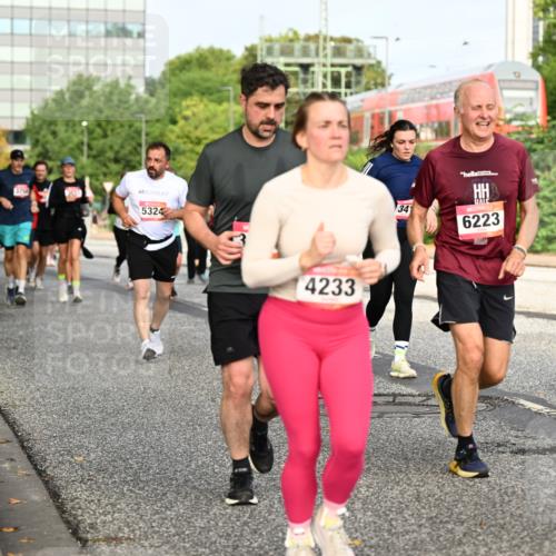06.09.2026 - CURREX Alsterlauf Dr. Thomas Lammeyer http://msf.ph/oto/10137914 06.09.2026 10:03:57 Laufen 5324, 4233, 341, 6223, 4208 meine-sportfotos.de