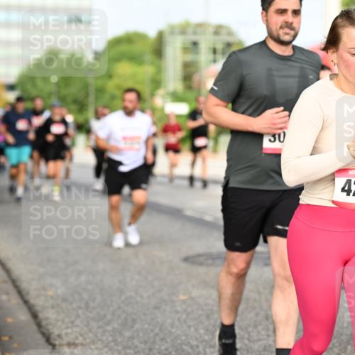 06.09.2026 - CURREX Alsterlauf Dr. Thomas Lammeyer http://msf.ph/oto/10137921 06.09.2026 10:03:58 Laufen 30, 4233 meine-sportfotos.de