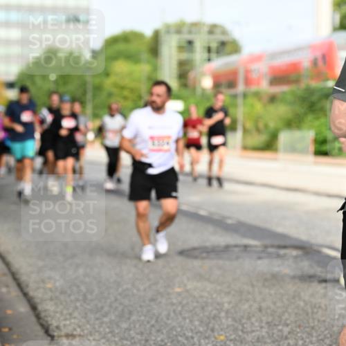 06.09.2026 - CURREX Alsterlauf Dr. Thomas Lammeyer http://msf.ph/oto/10137929 06.09.2026 10:03:59 Laufen 137, 301 meine-sportfotos.de