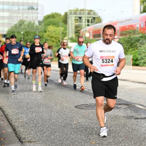 06.09.2026 - CURREX Alsterlauf Dr. Thomas Lammeyer http://msf.ph/oto/10137940 06.09.2026 10:04:00 Laufen 3754, 5324 meine-sportfotos.de