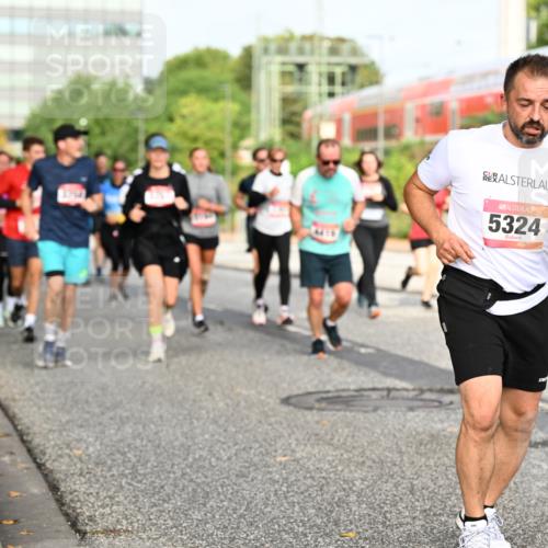 06.09.2026 - CURREX Alsterlauf Dr. Thomas Lammeyer http://msf.ph/oto/10137947 06.09.2026 10:04:01 Laufen 5324 meine-sportfotos.de
