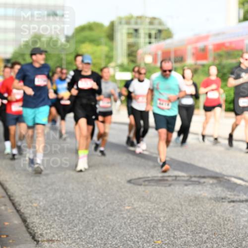 06.09.2026 - CURREX Alsterlauf Dr. Thomas Lammeyer http://msf.ph/oto/10137952 06.09.2026 10:04:01 Laufen  meine-sportfotos.de