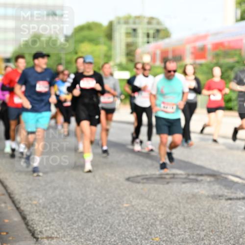 06.09.2026 - CURREX Alsterlauf Dr. Thomas Lammeyer http://msf.ph/oto/10137954 06.09.2026 10:04:01 Laufen  meine-sportfotos.de