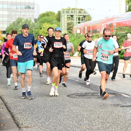 06.09.2026 - CURREX Alsterlauf Dr. Thomas Lammeyer http://msf.ph/oto/10137960 06.09.2026 10:04:02 Laufen 319, 3758, 3757, 3194, 2387, 9, 2015, 4419, 5634, 3576 meine-sportfotos.de