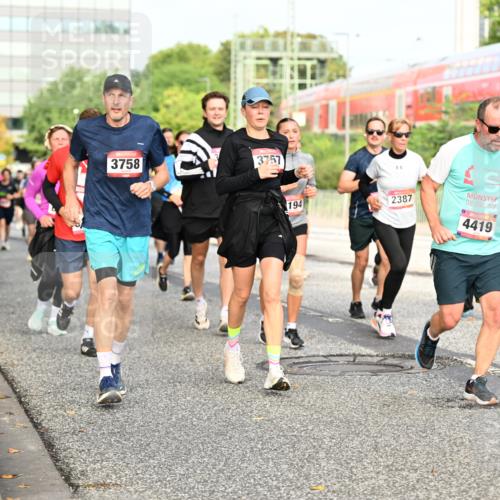 06.09.2026 - CURREX Alsterlauf Dr. Thomas Lammeyer http://msf.ph/oto/10137963 06.09.2026 10:04:02 Laufen 3758, 3757, 194, 2387, 8, 2019, 4419, 5634 meine-sportfotos.de
