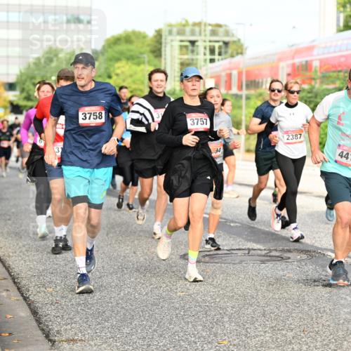 06.09.2026 - CURREX Alsterlauf Dr. Thomas Lammeyer http://msf.ph/oto/10137964 06.09.2026 10:04:02 Laufen 6, 31, 3758, 3757, 34, 2387, 8, 2019, 4419, 5634 meine-sportfotos.de