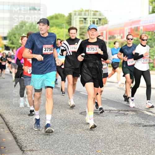 06.09.2026 - CURREX Alsterlauf Dr. Thomas Lammeyer http://msf.ph/oto/10137967 06.09.2026 10:04:03 Laufen 31, 3758, 3192, 3757, 94, 4561, 2387, 8, 2019, 4419 meine-sportfotos.de