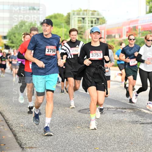 06.09.2026 - CURREX Alsterlauf Dr. Thomas Lammeyer http://msf.ph/oto/10137970 06.09.2026 10:04:03 Laufen 3758, 3192, 3757, 4561, 94, 537, 8, 2019, 419 meine-sportfotos.de