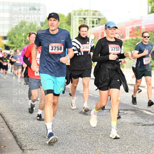 06.09.2026 - CURREX Alsterlauf Dr. Thomas Lammeyer http://msf.ph/oto/10137973 06.09.2026 10:04:03 Laufen 3758, 3192, 3757, 4561, 2387 meine-sportfotos.de