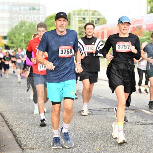 06.09.2026 - CURREX Alsterlauf Dr. Thomas Lammeyer http://msf.ph/oto/10137975 06.09.2026 10:04:03 Laufen 319, 3758, 3192, 3757, 11, 4561, 2387 meine-sportfotos.de