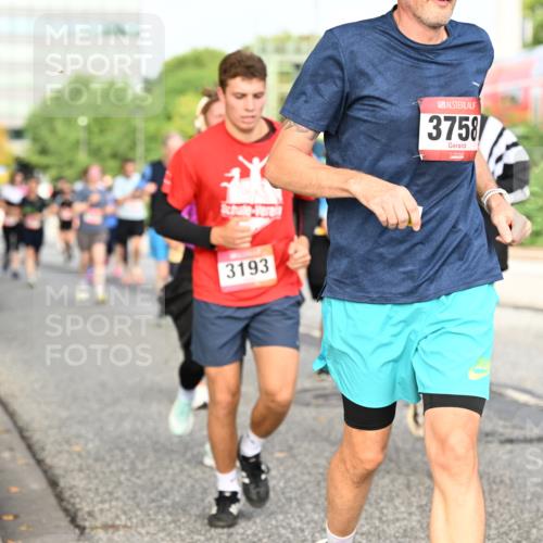 06.09.2026 - CURREX Alsterlauf Dr. Thomas Lammeyer http://msf.ph/oto/10137987 06.09.2026 10:04:04 Laufen 3193, 3758 meine-sportfotos.de