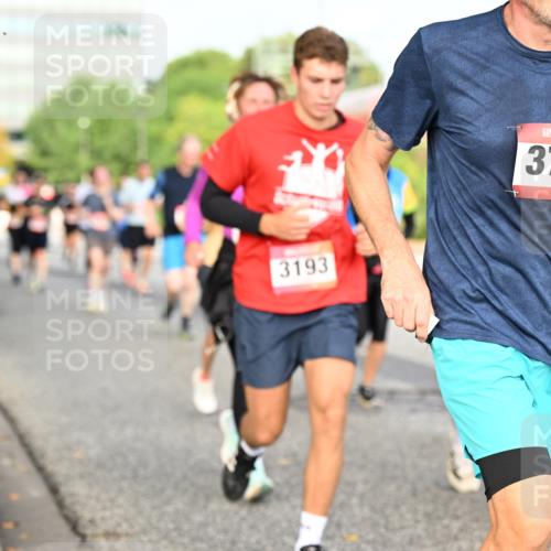 06.09.2026 - CURREX Alsterlauf Dr. Thomas Lammeyer http://msf.ph/oto/10137990 06.09.2026 10:04:05 Laufen 3193, 3758 meine-sportfotos.de