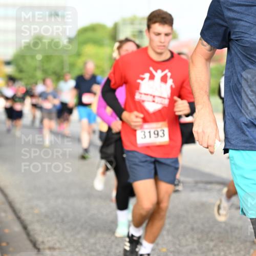 06.09.2026 - CURREX Alsterlauf Dr. Thomas Lammeyer http://msf.ph/oto/10137991 06.09.2026 10:04:05 Laufen 3193, 3758 meine-sportfotos.de