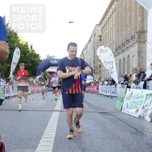 06.09.2026 - CURREX Alsterlauf Yannick Fuchs http://msf.ph/oto/10137992 06.09.2026 09:45:31 Ziel 2101, 2111, 2170, 2406, 3146, 3259, 3593, 3615, 4141, 4581, 4586, 4891, 5216, 5699, 5805, 5988, 6450, 8341 meine-sportfotos.de
