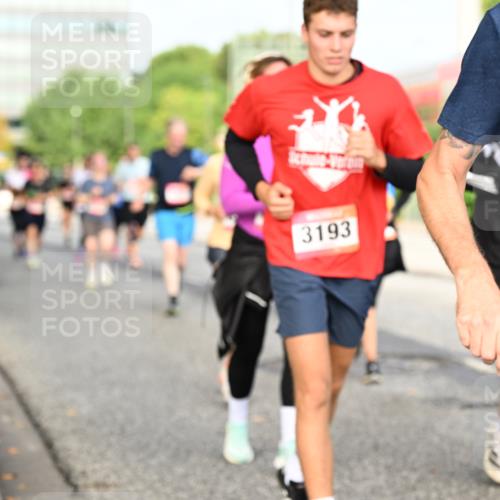 06.09.2026 - CURREX Alsterlauf Dr. Thomas Lammeyer http://msf.ph/oto/10137993 06.09.2026 10:04:05 Laufen 3193 meine-sportfotos.de