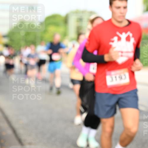 06.09.2026 - CURREX Alsterlauf Dr. Thomas Lammeyer http://msf.ph/oto/10137995 06.09.2026 10:04:05 Laufen 3193 meine-sportfotos.de