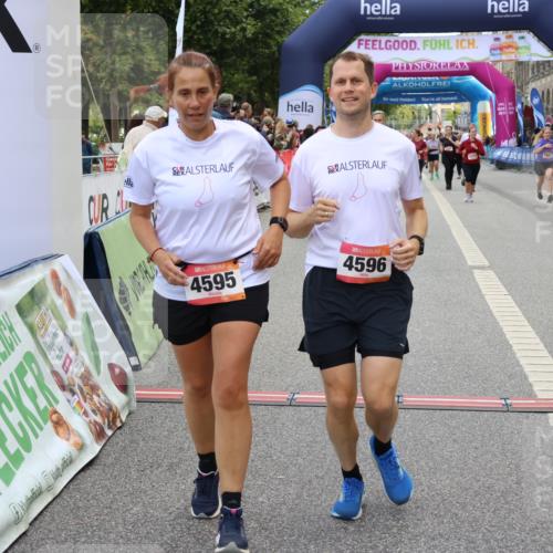 06.09.2026 - CURREX Alsterlauf Strokosch-Dieckow http://msf.ph/oto/10138008 06.09.2026 10:14:03 Ziel 2555, 2560, 2818, 2866, 2867, 3510, 3992, 3993, 4398, 4595, 4596, 4981, 5438, 5440, 5715, 6289 meine-sportfotos.de