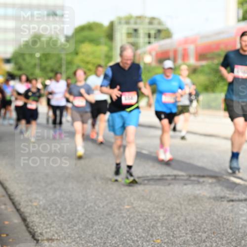 06.09.2026 - CURREX Alsterlauf Dr. Thomas Lammeyer http://msf.ph/oto/10138011 06.09.2026 10:04:07 Laufen  meine-sportfotos.de