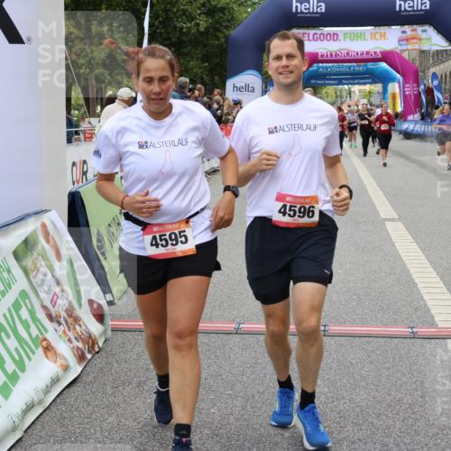 06.09.2026 - CURREX Alsterlauf Strokosch-Dieckow http://msf.ph/oto/10138015 06.09.2026 10:14:03 Ziel 2555, 2560, 2818, 2866, 2867, 3510, 3992, 3993, 4398, 4595, 4596, 4981, 5438, 5440, 5715, 6289 meine-sportfotos.de