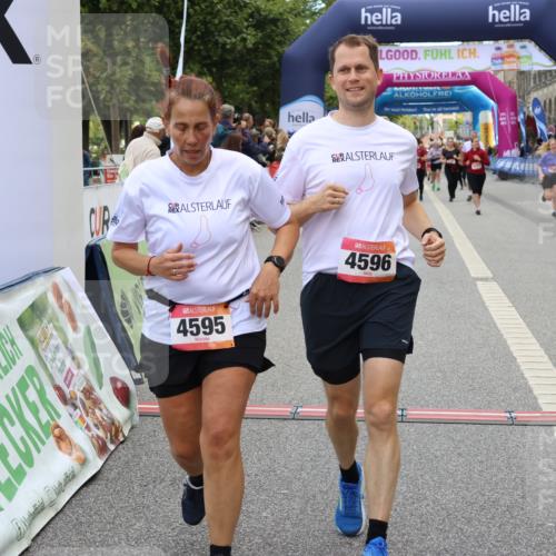 06.09.2026 - CURREX Alsterlauf Strokosch-Dieckow http://msf.ph/oto/10138021 06.09.2026 10:14:03 Ziel 2555, 2560, 2818, 2866, 2867, 3510, 3992, 3993, 4398, 4595, 4596, 4981, 5438, 5440, 5715, 6289 meine-sportfotos.de