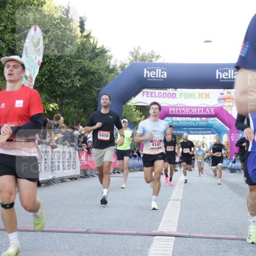 06.09.2026 - CURREX Alsterlauf Yannick Fuchs http://msf.ph/oto/10138023 06.09.2026 09:45:32 Ziel 2101, 2111, 2170, 2406, 2615, 3146, 3259, 3615, 4141, 4581, 5699, 5805, 5988, 6450, 8192, 8341 meine-sportfotos.de
