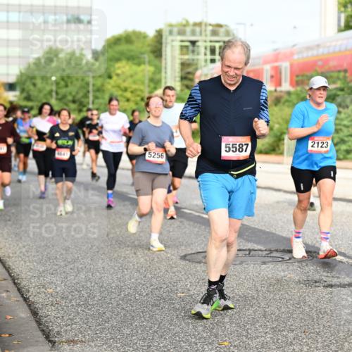 06.09.2026 - CURREX Alsterlauf Dr. Thomas Lammeyer http://msf.ph/oto/10138024 06.09.2026 10:04:08 Laufen 5256, 4041, 5587, 2123 meine-sportfotos.de
