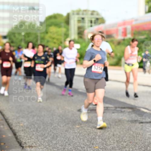 06.09.2026 - CURREX Alsterlauf Dr. Thomas Lammeyer http://msf.ph/oto/10138037 06.09.2026 10:04:09 Laufen 525 meine-sportfotos.de