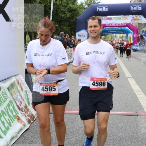 06.09.2026 - CURREX Alsterlauf Strokosch-Dieckow http://msf.ph/oto/10138038 06.09.2026 10:14:03 Ziel 2555, 2560, 2818, 2866, 2867, 3510, 3992, 3993, 4398, 4595, 4596, 4981, 5438, 5440, 5715, 6289 meine-sportfotos.de