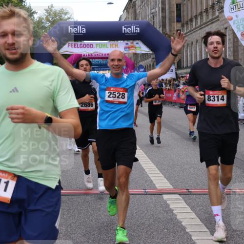 06.09.2026 - CURREX Alsterlauf Strokosch-Dieckow http://msf.ph/oto/10138095 06.09.2026 10:00:07 Ziel 2136, 2300, 2528, 2686, 2743, 2947, 3179, 3268, 3294, 3364, 3511, 4136, 4180, 4237, 4407, 4424, 5472, 5501, 5738, 5741, 5823, 6254, 8002, 8023, 8035, 8314 meine-sportfotos.de