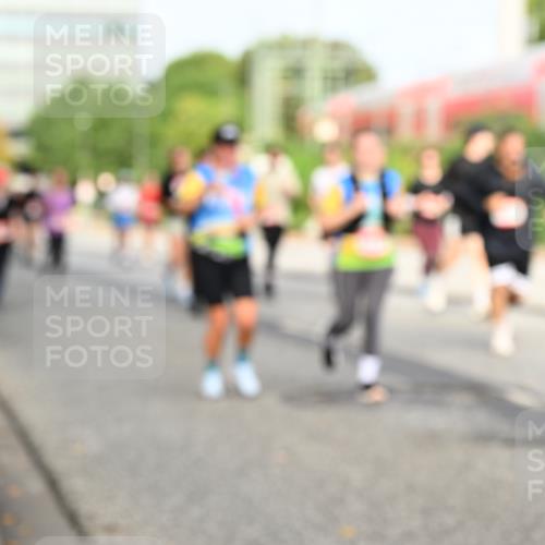 06.09.2026 - CURREX Alsterlauf Dr. Thomas Lammeyer http://msf.ph/oto/10138100 06.09.2026 10:04:14 Laufen  meine-sportfotos.de