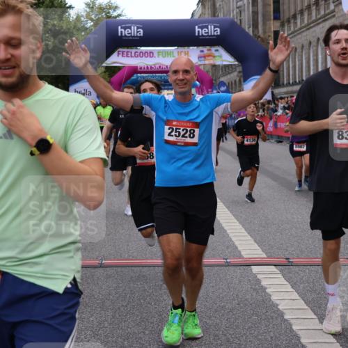 06.09.2026 - CURREX Alsterlauf Strokosch-Dieckow http://msf.ph/oto/10138120 06.09.2026 10:00:07 Ziel 2136, 2300, 2528, 2686, 2743, 2947, 3179, 3268, 3294, 3364, 3511, 4136, 4180, 4237, 4407, 4424, 5472, 5501, 5738, 5741, 5823, 6254, 8002, 8023, 8035, 8314 meine-sportfotos.de