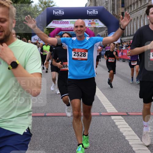 06.09.2026 - CURREX Alsterlauf Strokosch-Dieckow http://msf.ph/oto/10138129 06.09.2026 10:00:07 Ziel 2136, 2300, 2528, 2686, 2743, 2947, 3179, 3268, 3294, 3364, 3511, 4136, 4180, 4237, 4407, 4424, 5472, 5501, 5738, 5741, 5823, 6254, 8002, 8023, 8035, 8314 meine-sportfotos.de