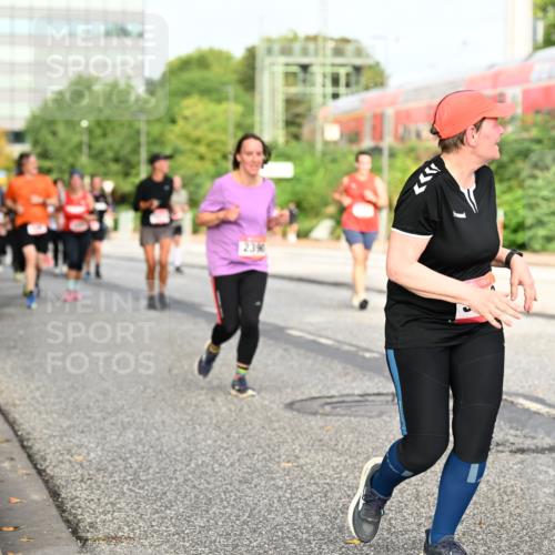 06.09.2026 - CURREX Alsterlauf Dr. Thomas Lammeyer http://msf.ph/oto/10138160 06.09.2026 10:04:20 Laufen 2390 meine-sportfotos.de