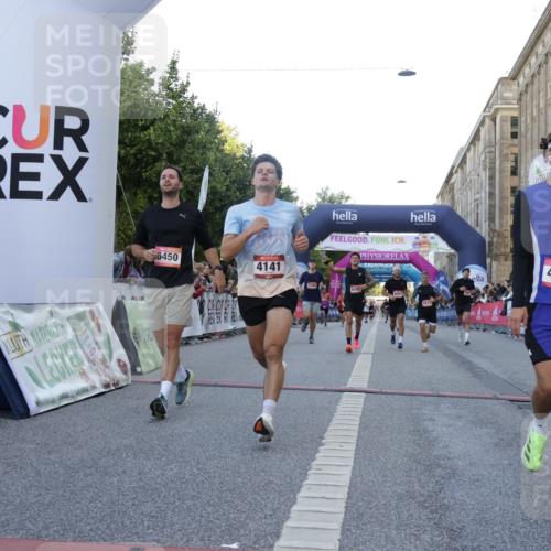 06.09.2026 - CURREX Alsterlauf Yannick Fuchs http://msf.ph/oto/10138193 06.09.2026 09:45:34 Ziel 2101, 2111, 2170, 2406, 2615, 2673, 3146, 3149, 3259, 3615, 4141, 4581, 5699, 5805, 5988, 6013, 6450, 8192 meine-sportfotos.de