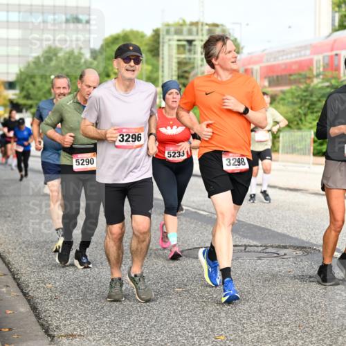 06.09.2026 - CURREX Alsterlauf Dr. Thomas Lammeyer http://msf.ph/oto/10138217 06.09.2026 10:04:25 Laufen 5290, 3296, 5233, 3298, 4274 meine-sportfotos.de