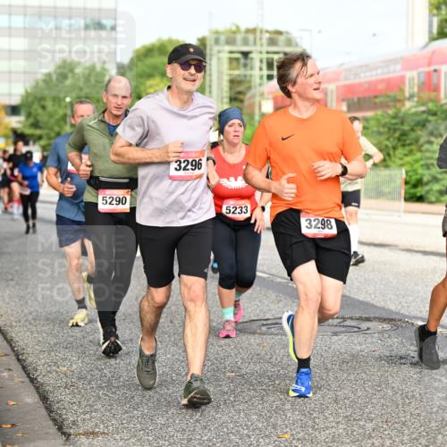 06.09.2026 - CURREX Alsterlauf Dr. Thomas Lammeyer http://msf.ph/oto/10138218 06.09.2026 10:04:26 Laufen 5290, 3296, 5233, 3298, 4274 meine-sportfotos.de