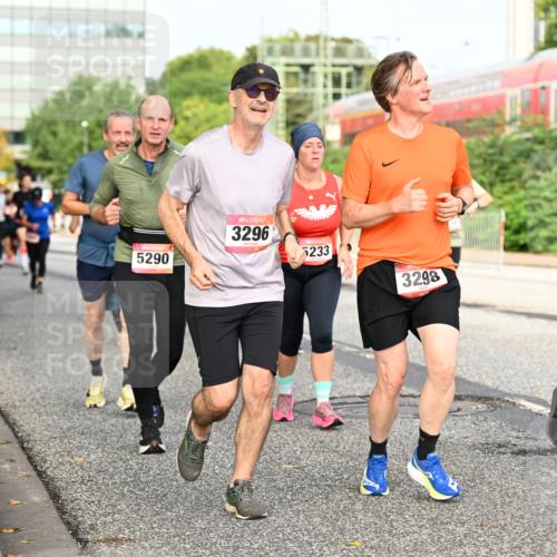 06.09.2026 - CURREX Alsterlauf Dr. Thomas Lammeyer http://msf.ph/oto/10138219 06.09.2026 10:04:26 Laufen 5290, 3296, 5233, 3298, 427 meine-sportfotos.de
