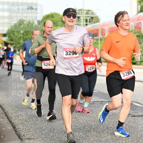 06.09.2026 - CURREX Alsterlauf Dr. Thomas Lammeyer http://msf.ph/oto/10138222 06.09.2026 10:04:26 Laufen 529, 3296, 5233, 3298 meine-sportfotos.de