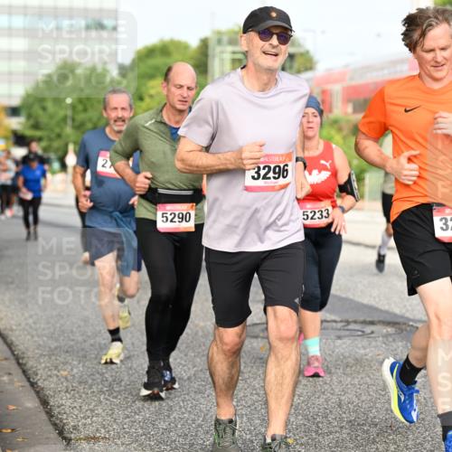 06.09.2026 - CURREX Alsterlauf Dr. Thomas Lammeyer http://msf.ph/oto/10138224 06.09.2026 10:04:26 Laufen 2, 5290, 3296, 5233, 3298 meine-sportfotos.de